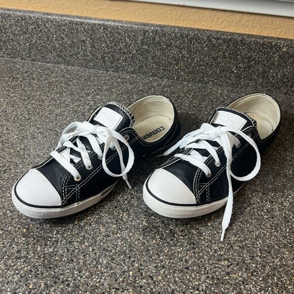 Converse Chuck Taylor All Star Lace Up Low Classic Black Leather Shoe Women Sz 8 - Picture 3 of 11